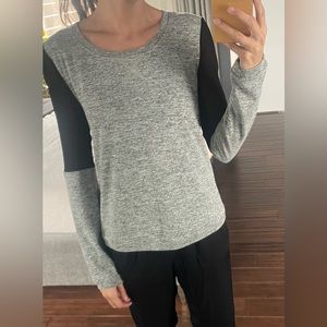 Addison color block long sleeve size XS